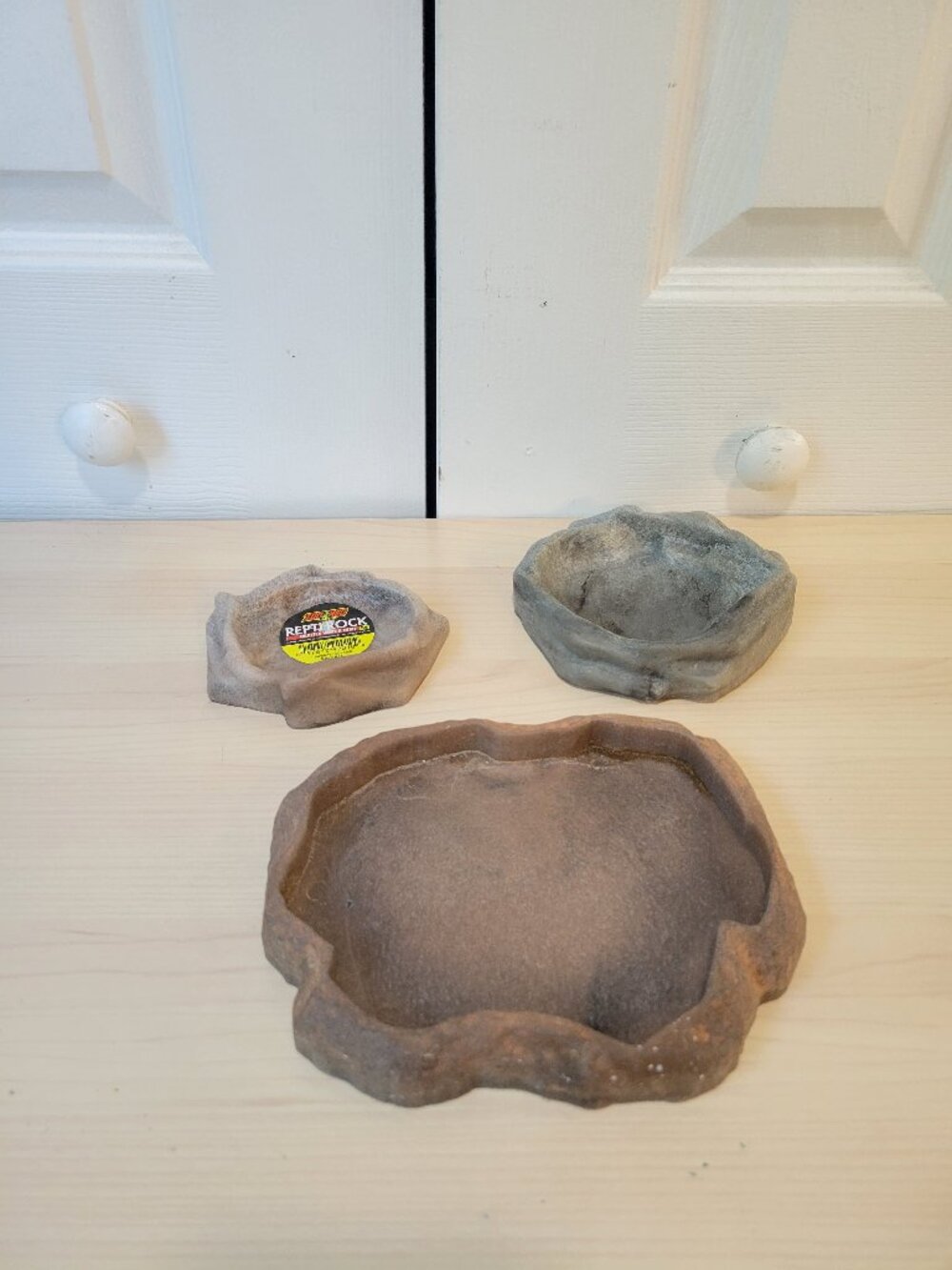 Bundle 3 ZOO MED Repti Rock Styled Reptile Food and Water Dishes, XS, Small & M